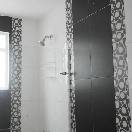 In Guest - C3-l Near The Sea With Pool Air Conditioning And Wifi *