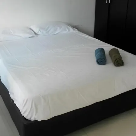 Pensión In Guest - C3-l Near The Sea With Pool Air Conditioning And Wifi Cartagena